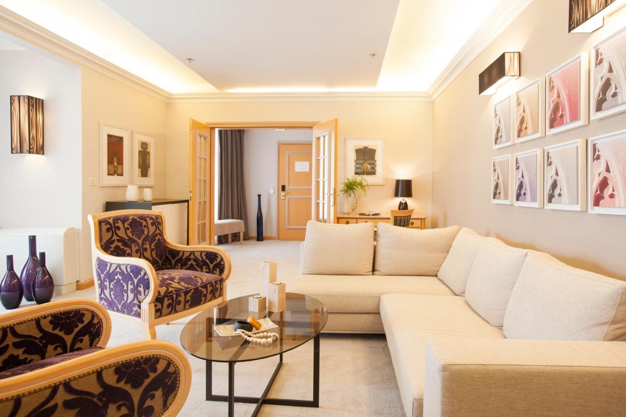 Hotel Croatia Цавтат Экстерьер фото A suite at the hotel
