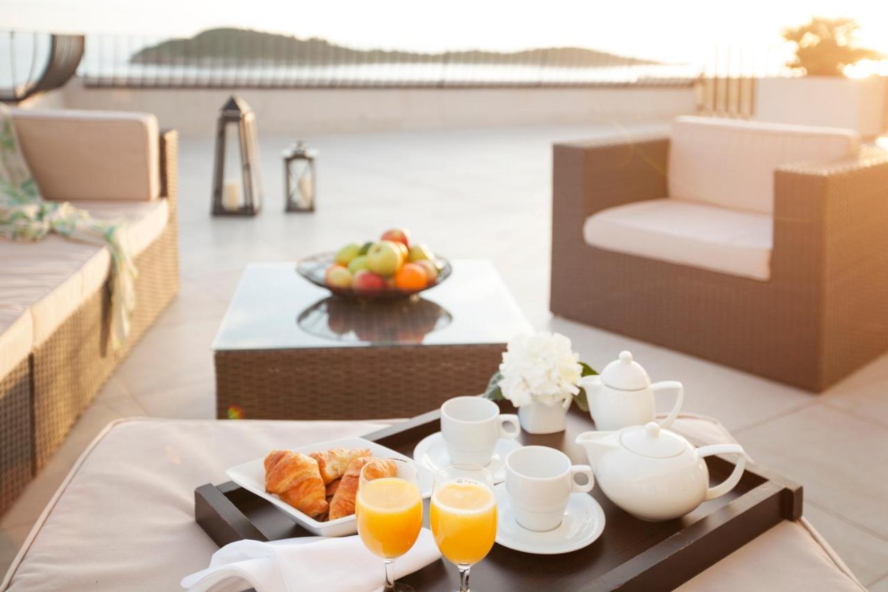 Hotel Croatia Цавтат Экстерьер фото A breakfast tray