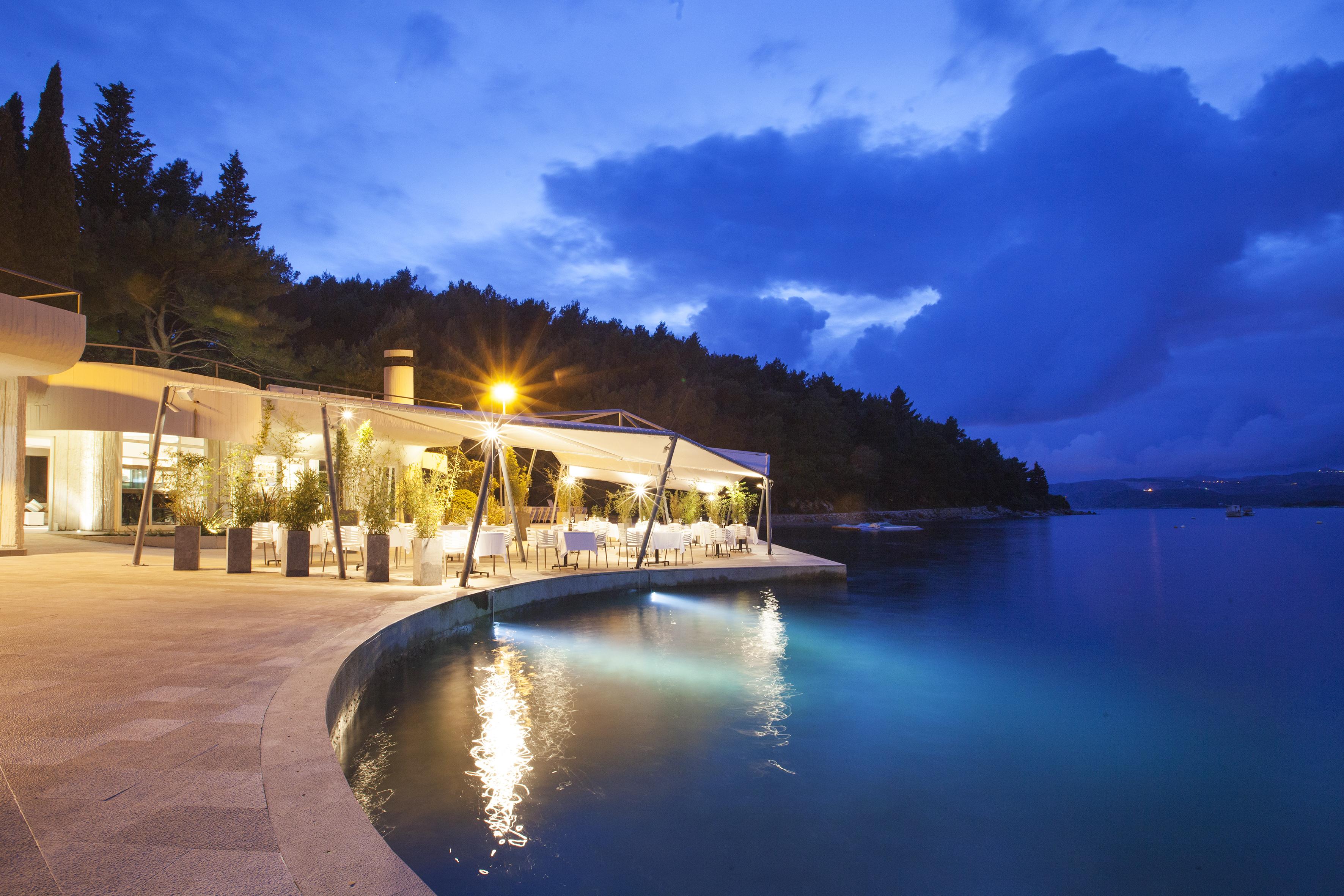 Hotel Croatia Цавтат Экстерьер фото The hotel's pool