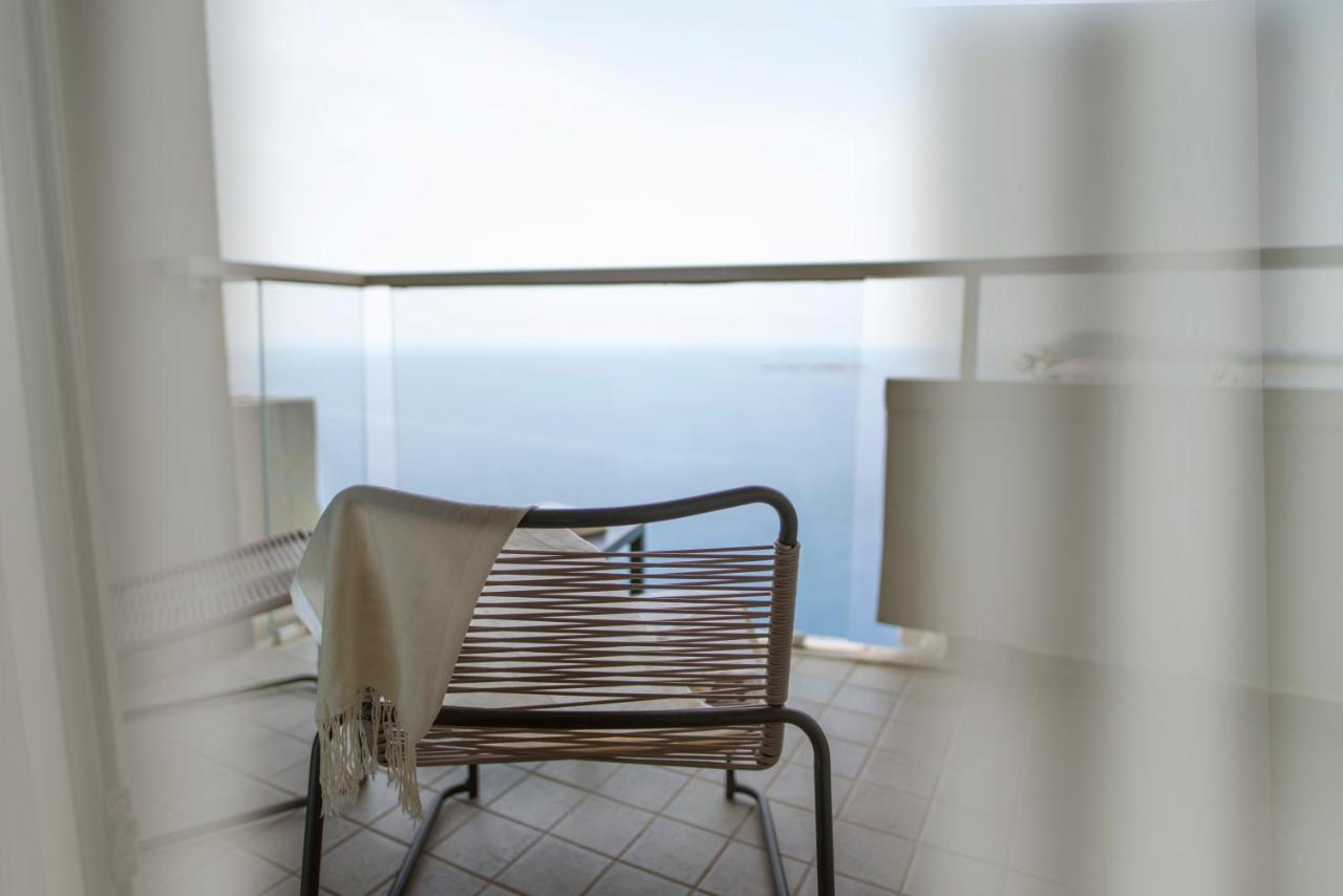 Hotel Croatia Цавтат Экстерьер фото A balcony in a hotel