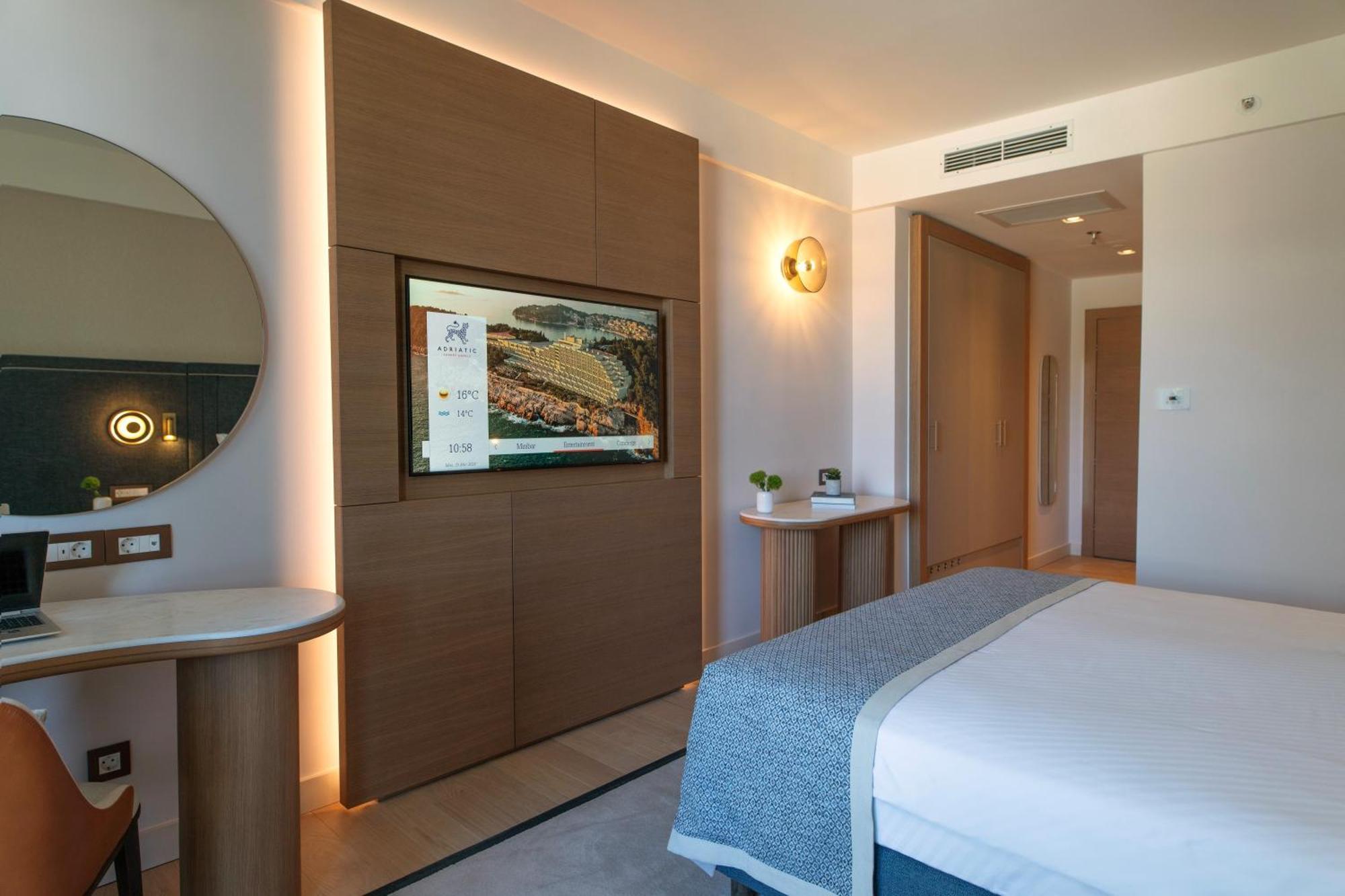 Hotel Croatia Цавтат Экстерьер фото A room at the hotel