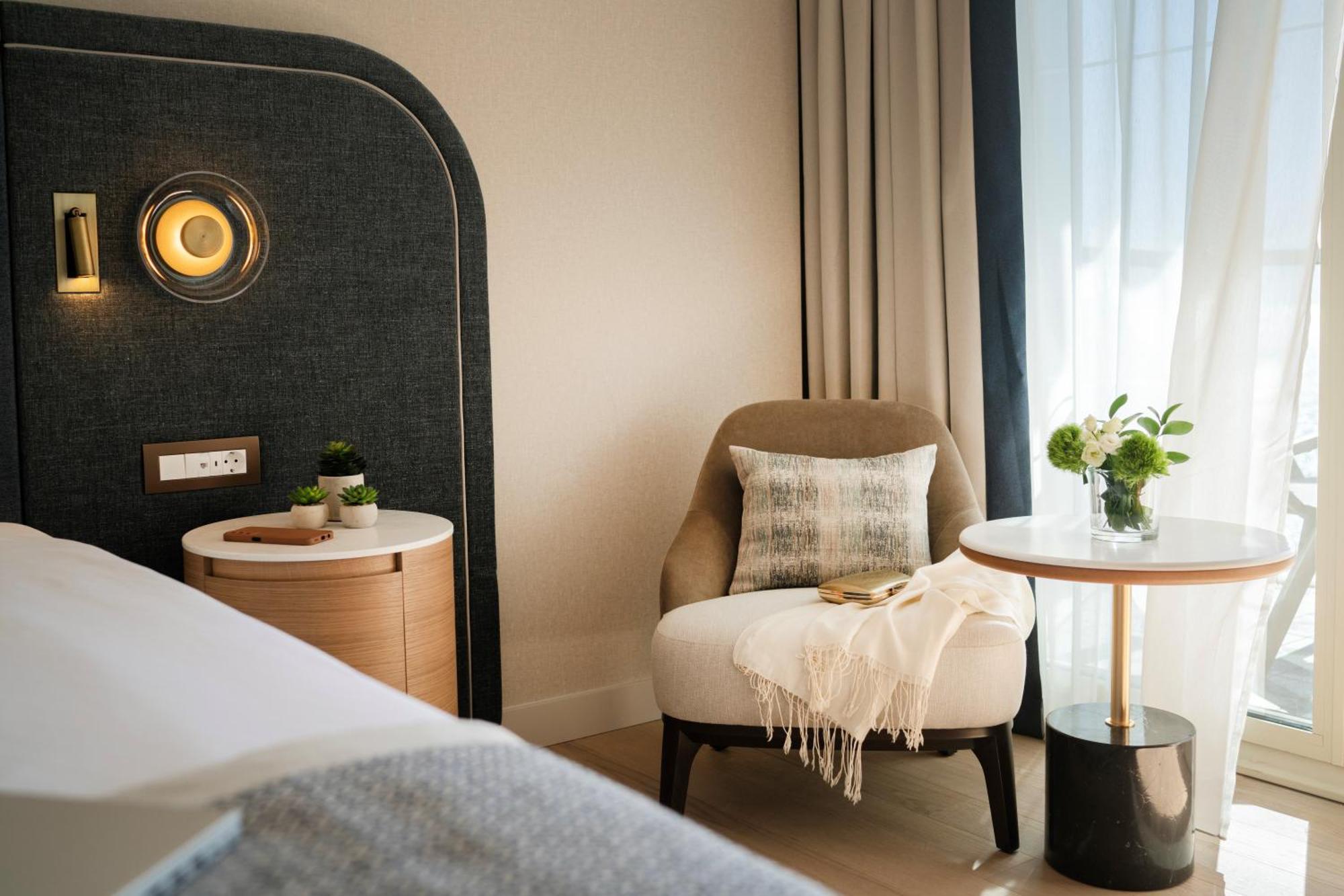 Hotel Croatia Цавтат Экстерьер фото A room at the hotel