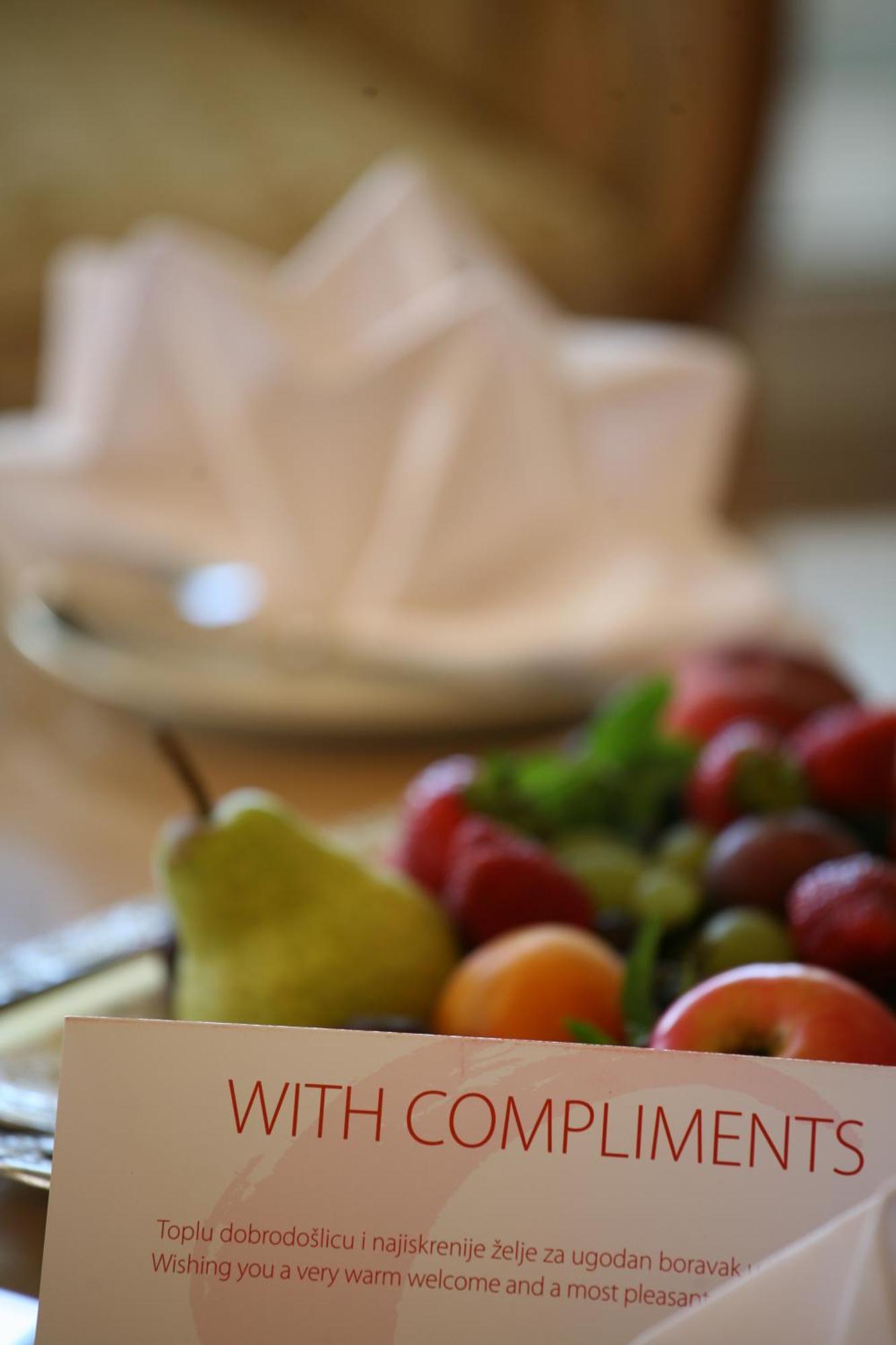 Hotel Croatia Цавтат Экстерьер фото A photograph of a fruit salad, with a blurred background