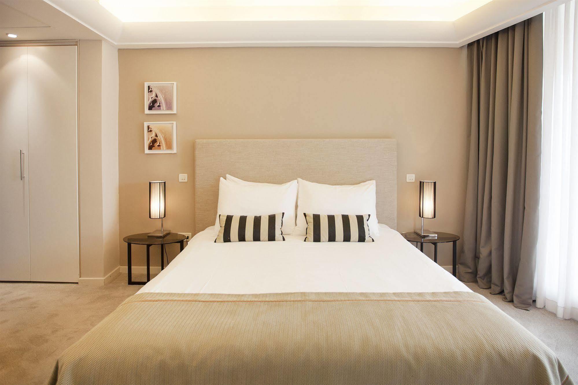 Hotel Croatia Цавтат Экстерьер фото A bedroom at the hotel